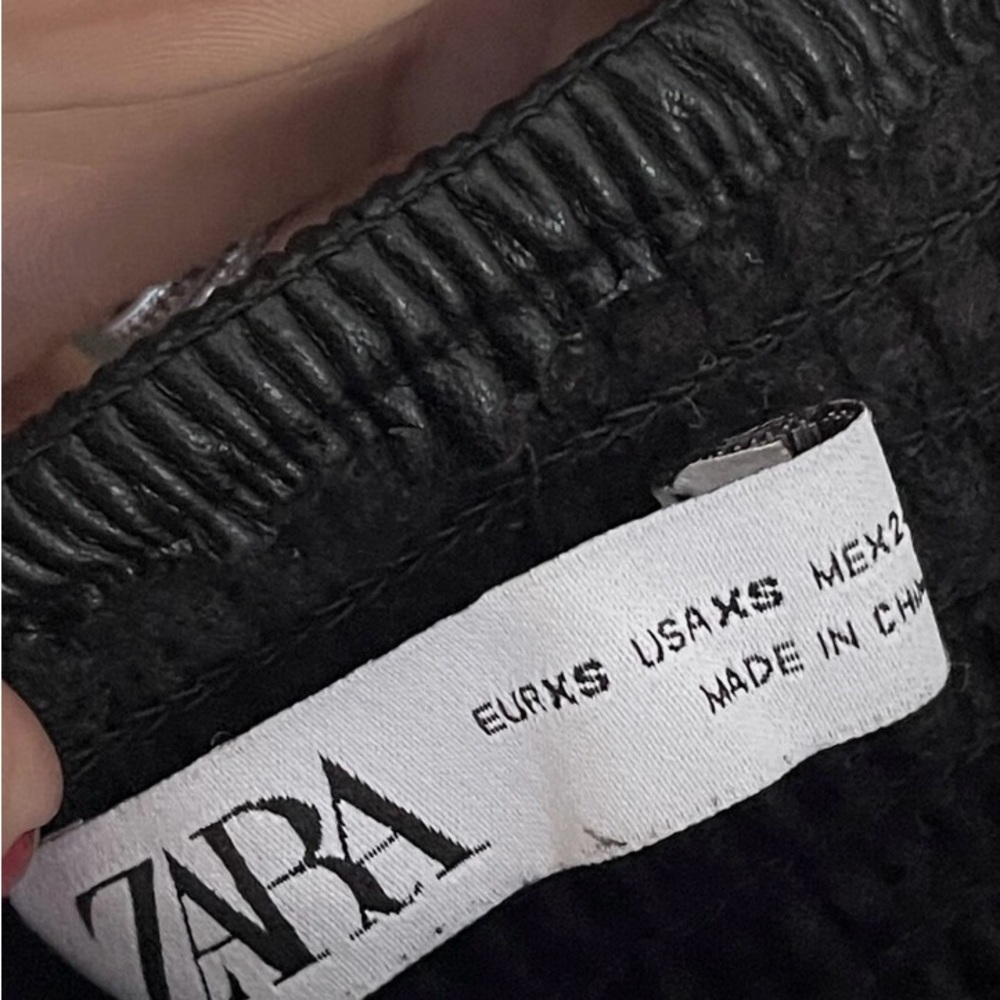 NWT Zara Faux Leather Black Cropped Top With Smock Back Size XS - Picture 7 of 15